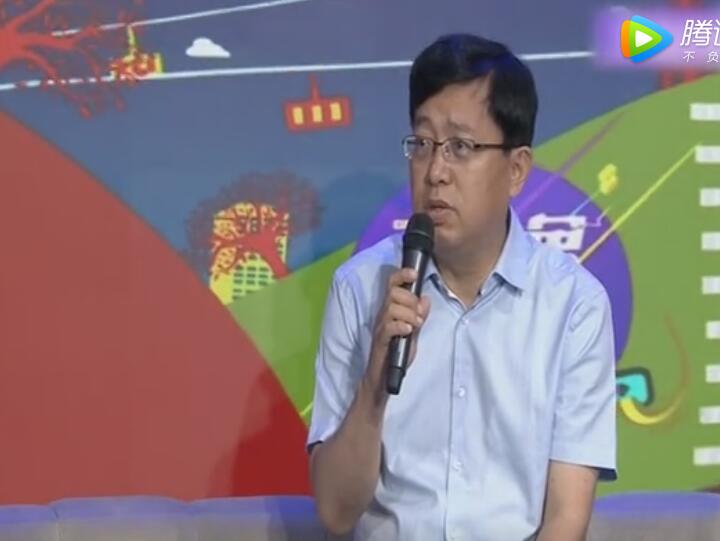 刘院长坐客大象直播间谈青少年近视的治疗方法